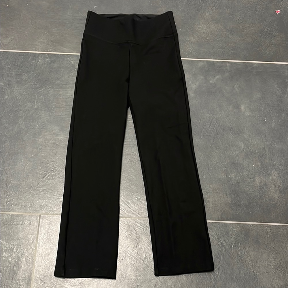 NYDJ women’s Pull-On Straight Pants
Sculpt-Her™ Collection small black